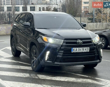 Черный Тойота Хайлендер, объемом двигателя 3.46 л и пробегом 49 тыс. км за 21700 $, фото 3 на Automoto.ua
