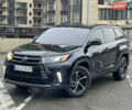 Черный Тойота Хайлендер, объемом двигателя 3.46 л и пробегом 49 тыс. км за 21700 $, фото 1 на Automoto.ua