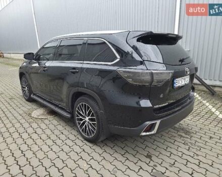 Черный Тойота Хайлендер, объемом двигателя 3.46 л и пробегом 193 тыс. км за 30000 $, фото 5 на Automoto.ua