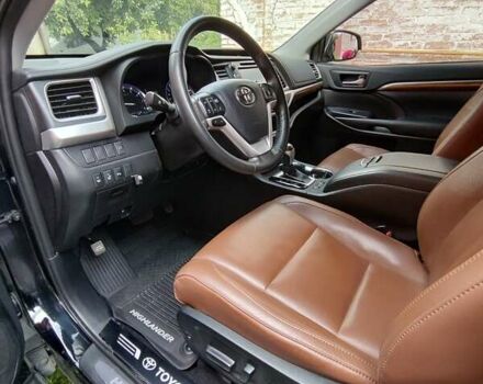 Чорний Тойота Хайлендер, об'ємом двигуна 3.46 л та пробігом 71 тис. км за 39000 $, фото 8 на Automoto.ua