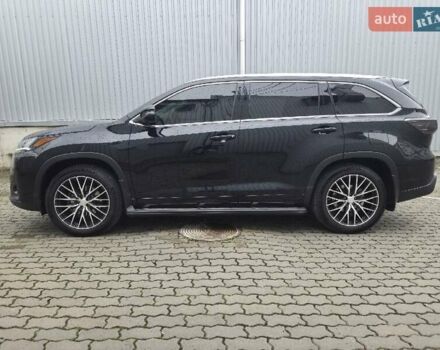 Черный Тойота Хайлендер, объемом двигателя 3.46 л и пробегом 193 тыс. км за 30000 $, фото 2 на Automoto.ua