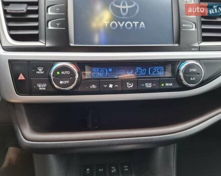 Чорний Тойота Хайлендер, об'ємом двигуна 3.46 л та пробігом 160 тис. км за 35200 $, фото 16 на Automoto.ua