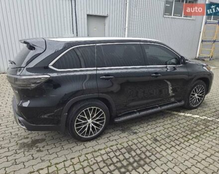 Черный Тойота Хайлендер, объемом двигателя 3.46 л и пробегом 193 тыс. км за 30000 $, фото 4 на Automoto.ua