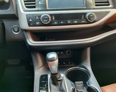 Чорний Тойота Хайлендер, об'ємом двигуна 3.46 л та пробігом 71 тис. км за 39000 $, фото 11 на Automoto.ua