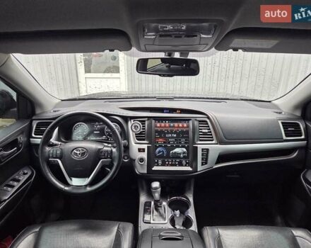 Черный Тойота Хайлендер, объемом двигателя 3.46 л и пробегом 193 тыс. км за 30000 $, фото 12 на Automoto.ua