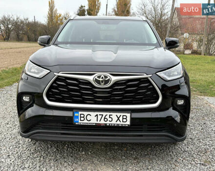 Черный Тойота Хайлендер, объемом двигателя 3.46 л и пробегом 65 тыс. км за 37700 $, фото 1 на Automoto.ua