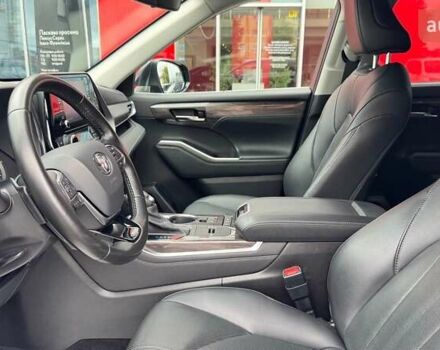 Тойота Хайлендер 2021 в Ивано-Франковске на Automoto.ua Черный Тойота Хайлендер, объемом двигателя 2.49 л и пробегом 97 тыс. км за 48437 $, фото 3 на Automoto.ua