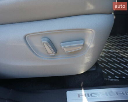 Тойота Хайлендер 2021 у Одесі на Automoto.ua Чорний Тойота Хайлендер, об'ємом двигуна 2.49 л та пробігом 32 тис. км за 41500 $, фото 38 на Automoto.ua