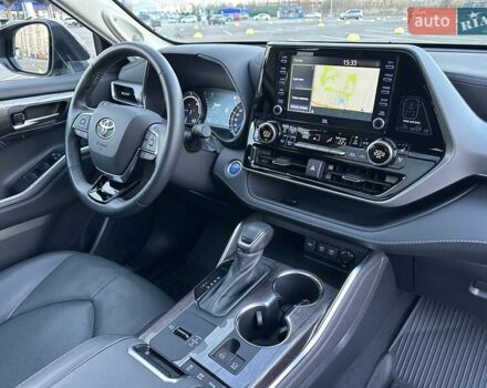 Черный Тойота Хайлендер, объемом двигателя 2.5 л и пробегом 72 тыс. км за 52555 $, фото 2 на Automoto.ua