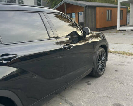 Тойота Хайлендер 2021 в Киеве на Automoto.ua Черный Тойота Хайлендер, объемом двигателя 3.46 л и пробегом 77 тыс. км за 46500 $, фото 4 на Automoto.ua