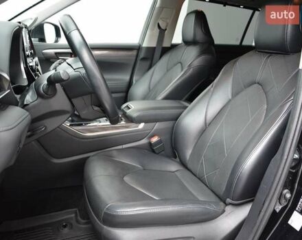 Черный Тойота Хайлендер, объемом двигателя 3.46 л и пробегом 33 тыс. км за 53000 $, фото 3 на Automoto.ua