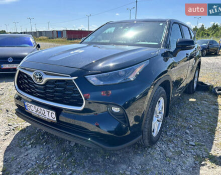 Черный Тойота Хайлендер, объемом двигателя 2.4 л и пробегом 21 тыс. км за 42300 $, фото 1 на Automoto.ua