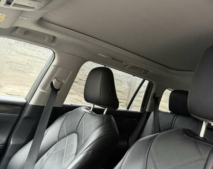 Черный Тойота Хайлендер, объемом двигателя 2.49 л и пробегом 18 тыс. км за 64000 $, фото 6 на Automoto.ua