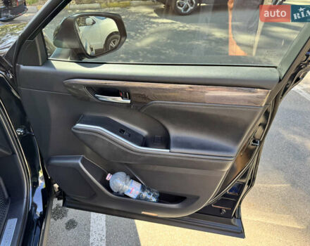 Тойота Хайлендер 2024 в Ирпене на Automoto.ua Черный Тойота Хайлендер, объемом двигателя 2.49 л и пробегом 39 тыс. км за 67500 $, фото 18 на Automoto.ua