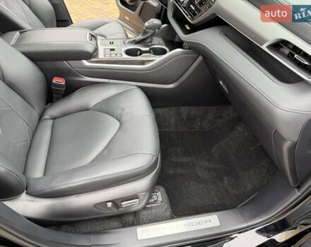 Черный Тойота Хайлендер, объемом двигателя 2.49 л и пробегом 18 тыс. км за 66700 $, фото 2 на Automoto.ua