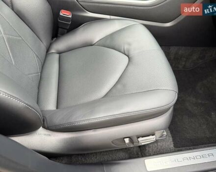 Черный Тойота Хайлендер, объемом двигателя 2.49 л и пробегом 18 тыс. км за 66700 $, фото 36 на Automoto.ua