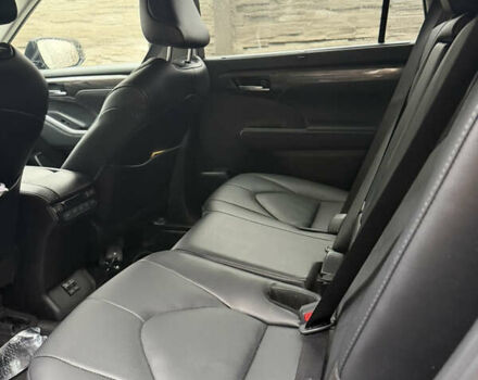 Черный Тойота Хайлендер, объемом двигателя 2.49 л и пробегом 18 тыс. км за 64000 $, фото 4 на Automoto.ua