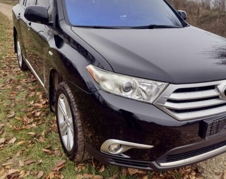 Черный Тойота Хайлендер, объемом двигателя 3.5 л и пробегом 284 тыс. км за 15999 $, фото 1 на Automoto.ua