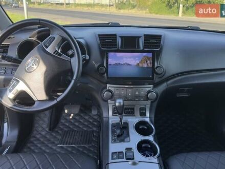 Черный Тойота Хайлендер, объемом двигателя 3.5 л и пробегом 212 тыс. км за 17800 $, фото 1 на Automoto.ua