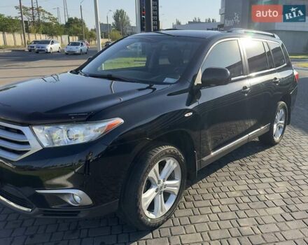 Черный Тойота Хайлендер, объемом двигателя 3.5 л и пробегом 212 тыс. км за 18000 $, фото 1 на Automoto.ua
