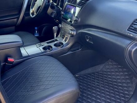 Черный Тойота Хайлендер, объемом двигателя 3.5 л и пробегом 211 тыс. км за 18999 $, фото 1 на Automoto.ua