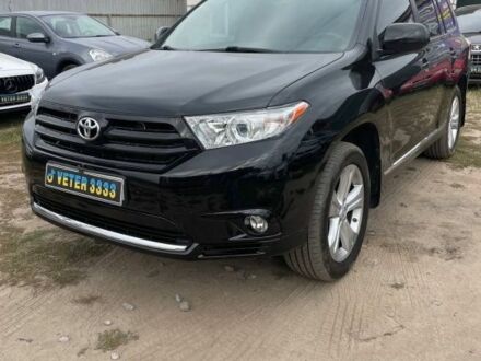 Черный Тойота Хайлендер, объемом двигателя 3.5 л и пробегом 250 тыс. км за 16000 $, фото 1 на Automoto.ua