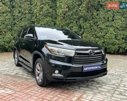 Черный Тойота Хайлендер, объемом двигателя 2.67 л и пробегом 195 тыс. км за 16999 $, фото 1 на Automoto.ua