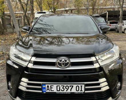 Черный Тойота Хайлендер, объемом двигателя 2.67 л и пробегом 106 тыс. км за 27000 $, фото 1 на Automoto.ua