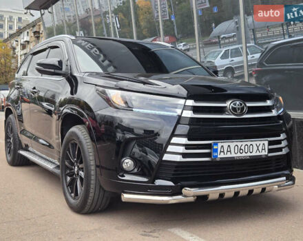 Чорний Тойота Хайлендер, об'ємом двигуна 3.5 л та пробігом 110 тис. км за 31300 $, фото 1 на Automoto.ua