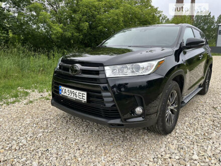 Черный Тойота Хайлендер, объемом двигателя 3.5 л и пробегом 199 тыс. км за 23000 $, фото 1 на Automoto.ua