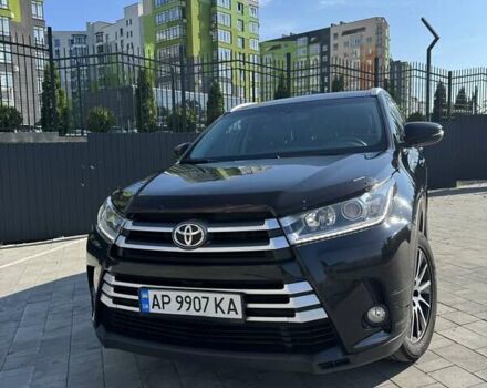 Черный Тойота Хайлендер, объемом двигателя 2.67 л и пробегом 135 тыс. км за 27000 $, фото 1 на Automoto.ua