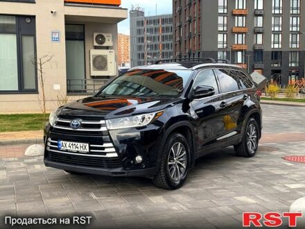 Тойота Хайлендер 2018 в Киеве на Automoto.ua Черный Тойота Хайлендер, объемом двигателя 3.5 л и пробегом 80 тыс. км за 36700 $, фото 1 на Automoto.ua