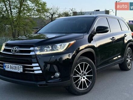 Тойота Хайлендер 2018 в Киеве на Automoto.ua Черный Тойота Хайлендер, объемом двигателя 3.46 л и пробегом 132 тыс. км за 29800 $, фото 1 на Automoto.ua