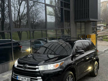 Черный Тойота Хайлендер, объемом двигателя 3.46 л и пробегом 100 тыс. км за 29500 $, фото 1 на Automoto.ua