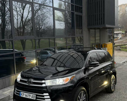 Черный Тойота Хайлендер, объемом двигателя 3.46 л и пробегом 100 тыс. км за 29500 $, фото 1 на Automoto.ua