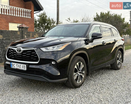 Черный Тойота Хайлендер, объемом двигателя 3.46 л и пробегом 65 тыс. км за 38700 $, фото 1 на Automoto.ua