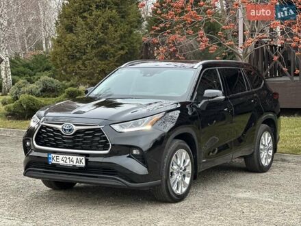 Тойота Хайлендер 2023 у Дніпро (Дніпропетровську) на Automoto.ua Чорний Тойота Хайлендер, об'ємом двигуна 2.49 л та пробігом 2 тис. км за 63999 $, фото 1 на Automoto.ua