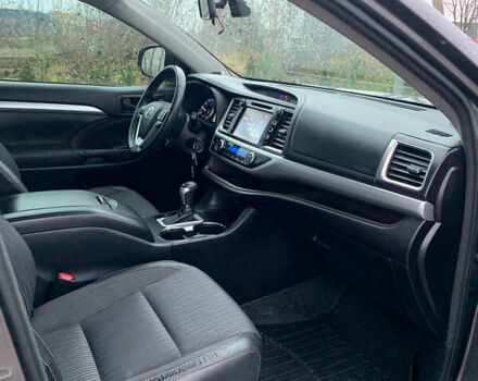 Коричневый Тойота Хайлендер, объемом двигателя 3.46 л и пробегом 189 тыс. км за 17999 $, фото 7 на Automoto.ua