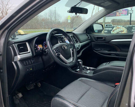 Коричневый Тойота Хайлендер, объемом двигателя 3.46 л и пробегом 189 тыс. км за 17999 $, фото 9 на Automoto.ua