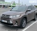 Коричневый Тойота Хайлендер, объемом двигателя 3.5 л и пробегом 130 тыс. км за 21500 $, фото 1 на Automoto.ua
