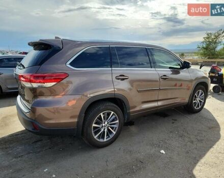 Коричневый Тойота Хайлендер, объемом двигателя 3.46 л и пробегом 103 тыс. км за 8700 $, фото 2 на Automoto.ua