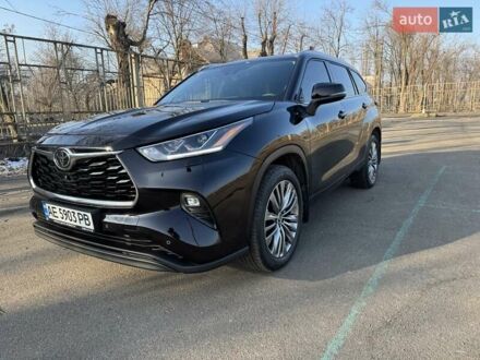 Тойота Хайлендер 2020 у Кривому Розі на Automoto.ua Коричневий Тойота Хайлендер, об'ємом двигуна 3.46 л та пробігом 4 тис. км за 48500 $, фото 1 на Automoto.ua
