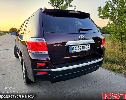 Красный Тойота Хайлендер, объемом двигателя 3.5 л и пробегом 199 тыс. км за 17500 $, фото 3 на Automoto.ua