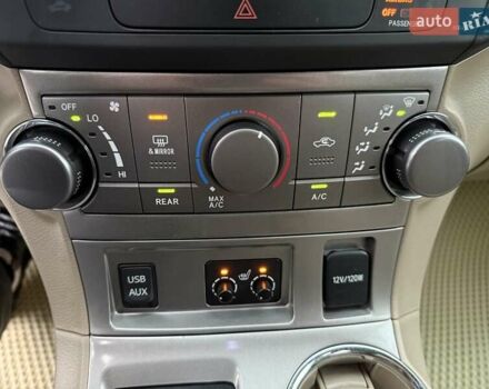 Червоний Тойота Хайлендер, об'ємом двигуна 3.5 л та пробігом 229 тис. км за 15500 $, фото 36 на Automoto.ua