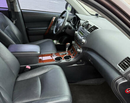 Красный Тойота Хайлендер, объемом двигателя 3.46 л и пробегом 212 тыс. км за 16500 $, фото 9 на Automoto.ua