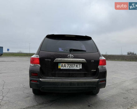 Красный Тойота Хайлендер, объемом двигателя 3.46 л и пробегом 212 тыс. км за 16500 $, фото 4 на Automoto.ua
