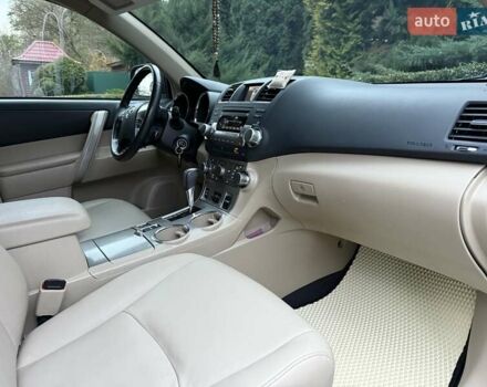 Червоний Тойота Хайлендер, об'ємом двигуна 3.5 л та пробігом 229 тис. км за 15500 $, фото 46 на Automoto.ua