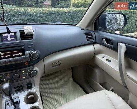 Червоний Тойота Хайлендер, об'ємом двигуна 3.5 л та пробігом 229 тис. км за 15500 $, фото 53 на Automoto.ua