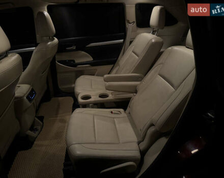 Красный Тойота Хайлендер, объемом двигателя 3.49 л и пробегом 224 тыс. км за 17300 $, фото 38 на Automoto.ua