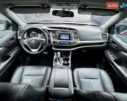 Красный Тойота Хайлендер, объемом двигателя 3.5 л и пробегом 205 тыс. км за 21900 $, фото 30 на Automoto.ua